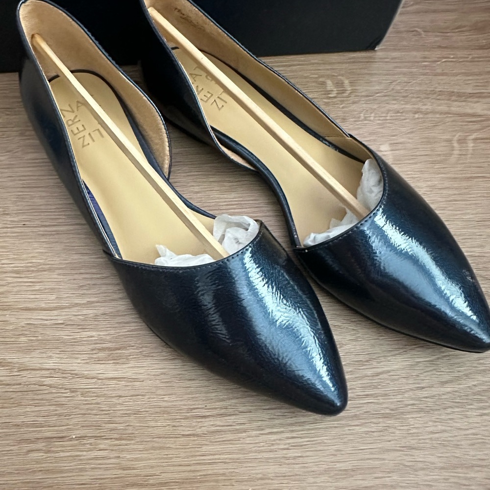 Naturalizer Black Pointed Flats